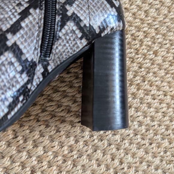 JEFFREY CAMPBELL Raven Women's Ankle Boots‎ Pointed Toe Snakeskin Size 5.5 NWOB - Picture 5 of 9